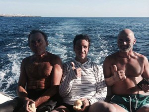 Tres hombres contra el mar